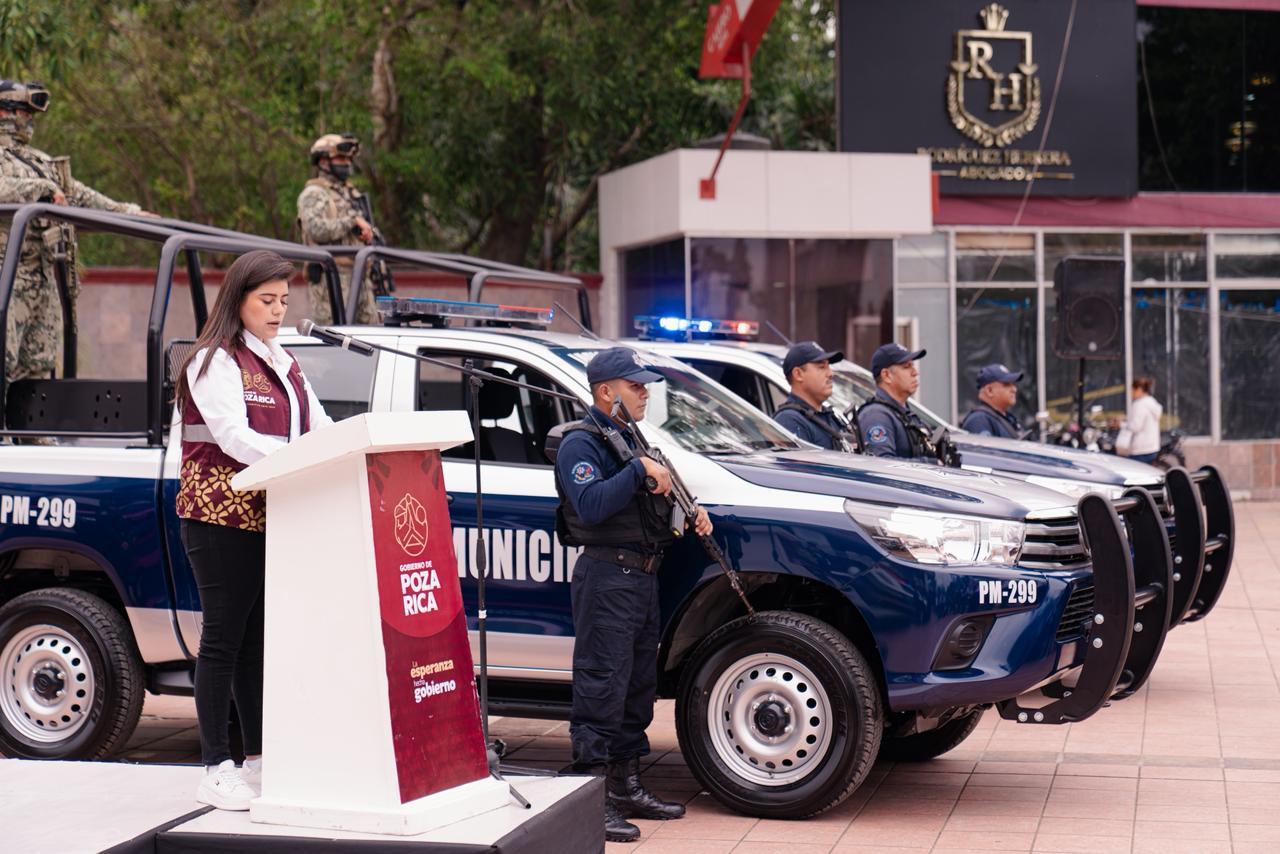 GOBIERNO DE POZA RICA REFUERZA LA SEGURIDAD CON ENTREGA DE NUEVAS PATRULLAS A LA POLICÍA MUNICIPAL